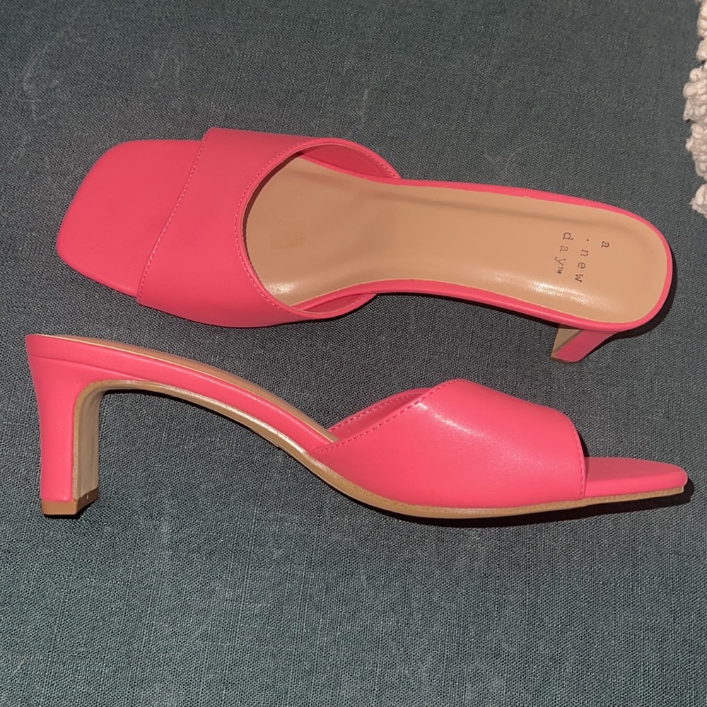 Heals - Picture 3 of 4
